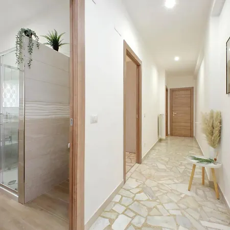 Modern Large Apartment In Rome Exterior photo